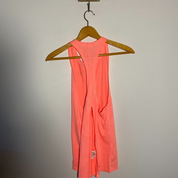Two Nike Dri Fit Womens Sleeveless Shirt -Tank Tops Size XS - Picture 4 of 13